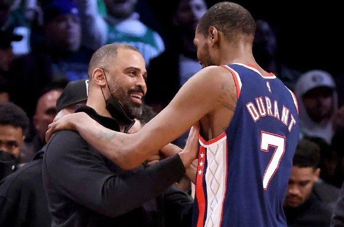 九游-雄鹿队现任主教练是谁